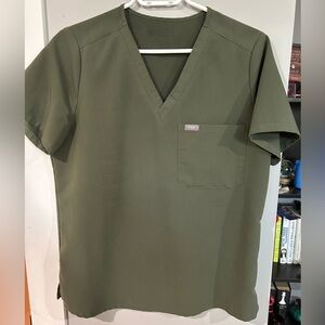 Women’s Figs size medium